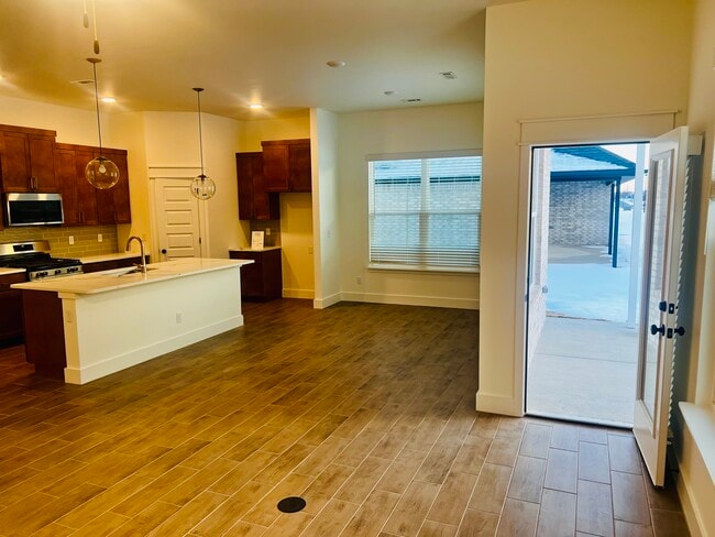 Building Photo - 251 Kristen Ln