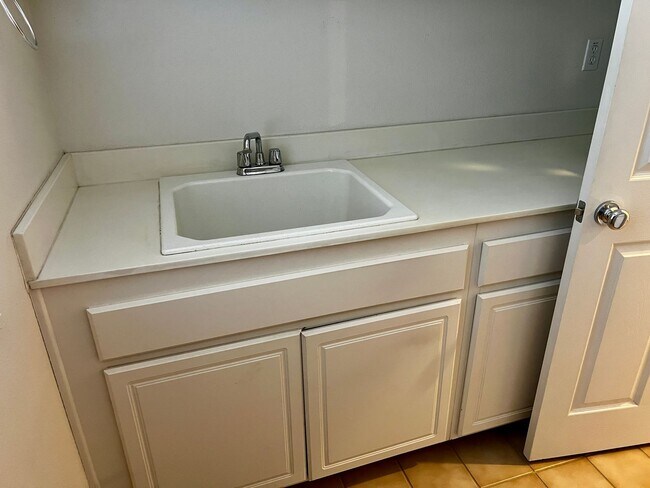 Building Photo - Spacious 4-Bedroom Murrieta Home with Loft & 3-Car Garage