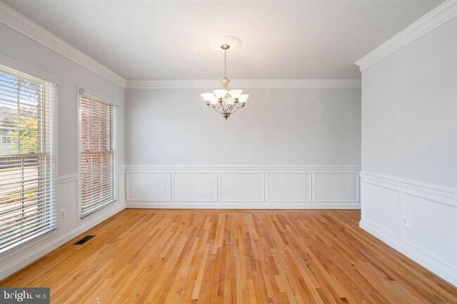 Building Photo - 2038 Madrillon Rd