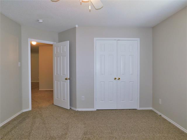Building Photo - 2628 S Wavecrest Ct