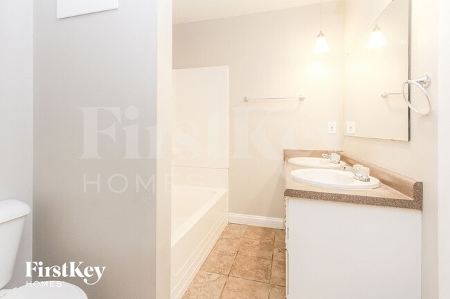 Building Photo - 324 Hopkins Rd