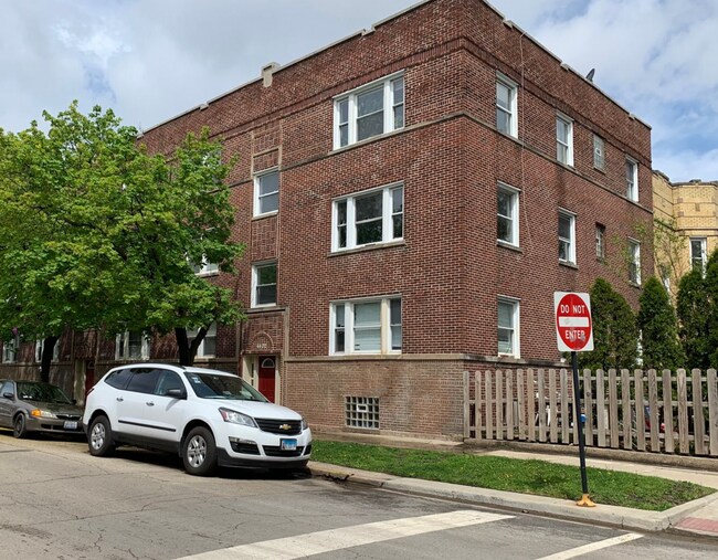 Exterior (corner of Kostner and Belden) - 4402 W Belden St