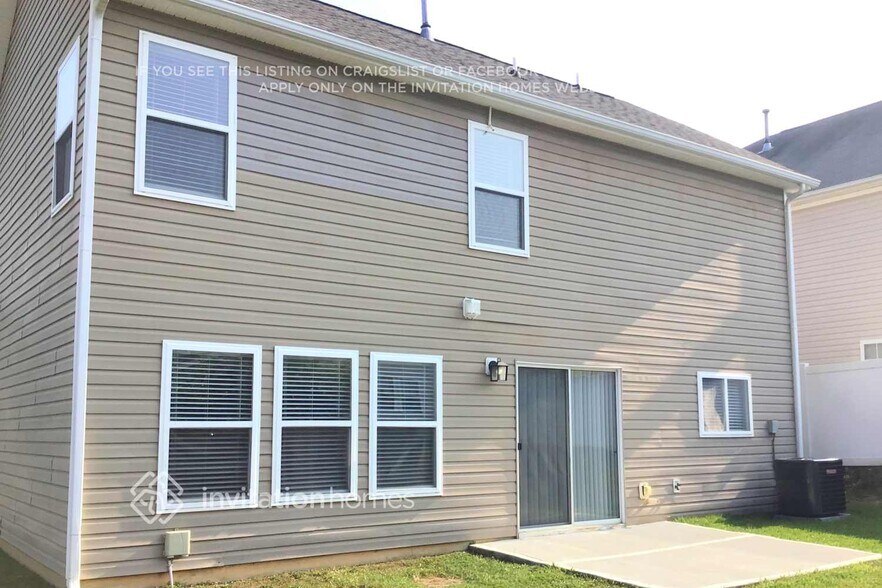 Building Photo - 4004 Flat Sedge Ln