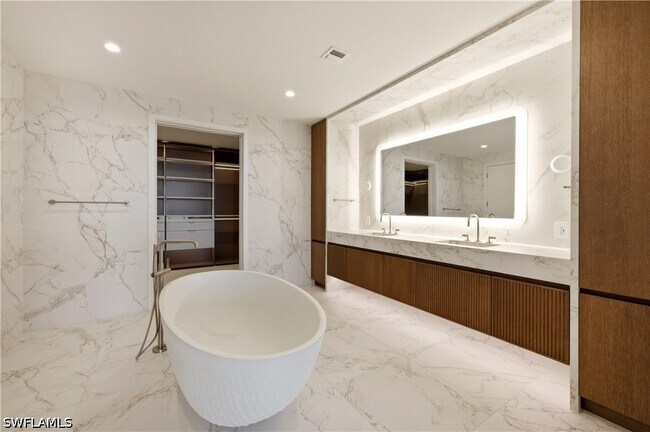 Building Photo - 5100 SEAGRASS Blvd
