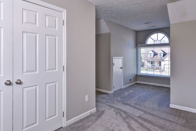 Building Photo - Lovely Home in Seaford