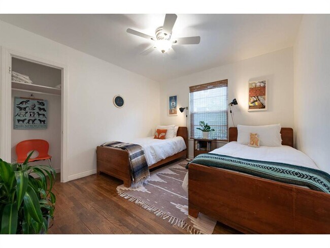 Building Photo - 3011 E 17th St