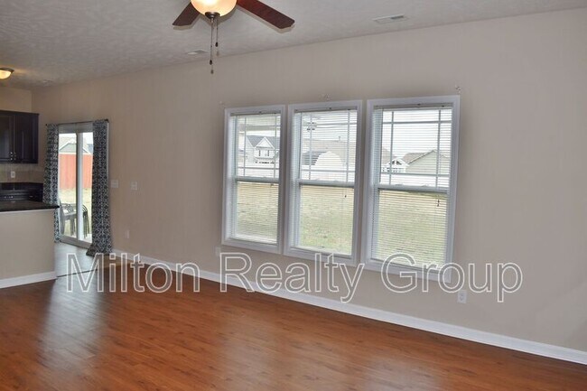 Building Photo - 38 Hanson Ct