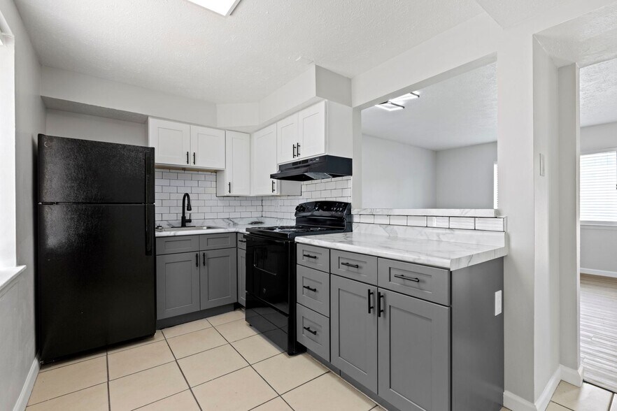Primary Photo - The Vistas Apartment Homes