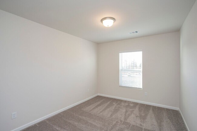 Building Photo - 2031 Sperling Dr