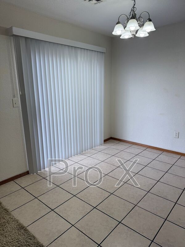 Building Photo - 707 Sean Ct