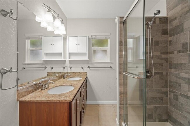 Building Photo - 18500 Crest Ave