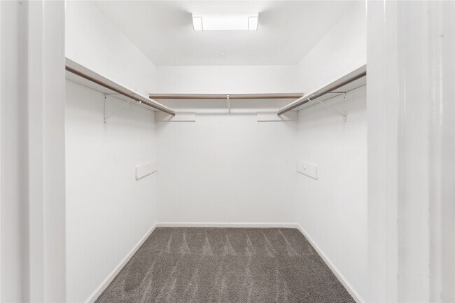 Building Photo - 1819 Freshmeadow Dr