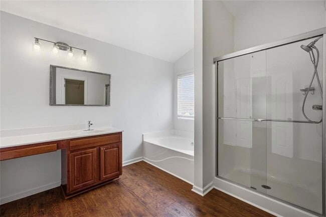 Building Photo - 6425 White Walnut Way