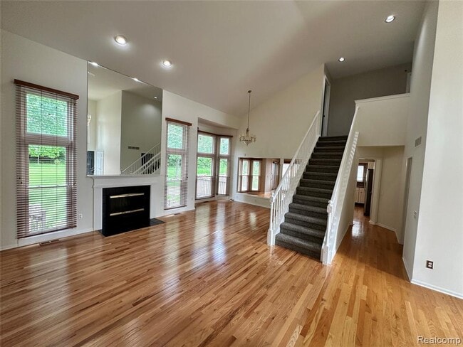 Building Photo - 28240 Golf Pointe Blvd