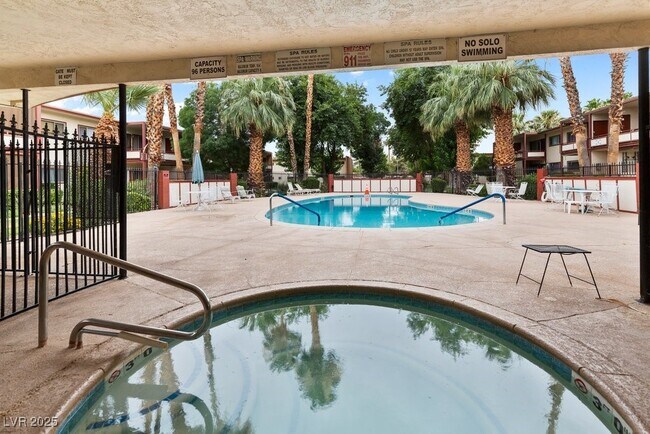 Building Photo - 350 E Desert Inn Rd
