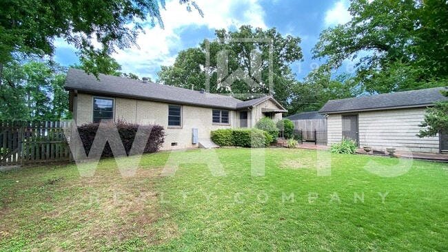 Building Photo - Beautiful Cottage Home located in Homewood