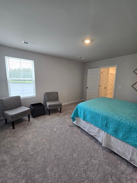 Building Photo - 175 Saltgrass Way