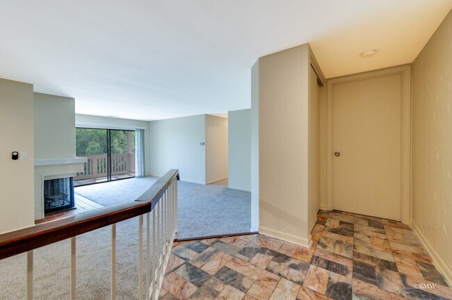 Building Photo - 1232 Knottingham Ct