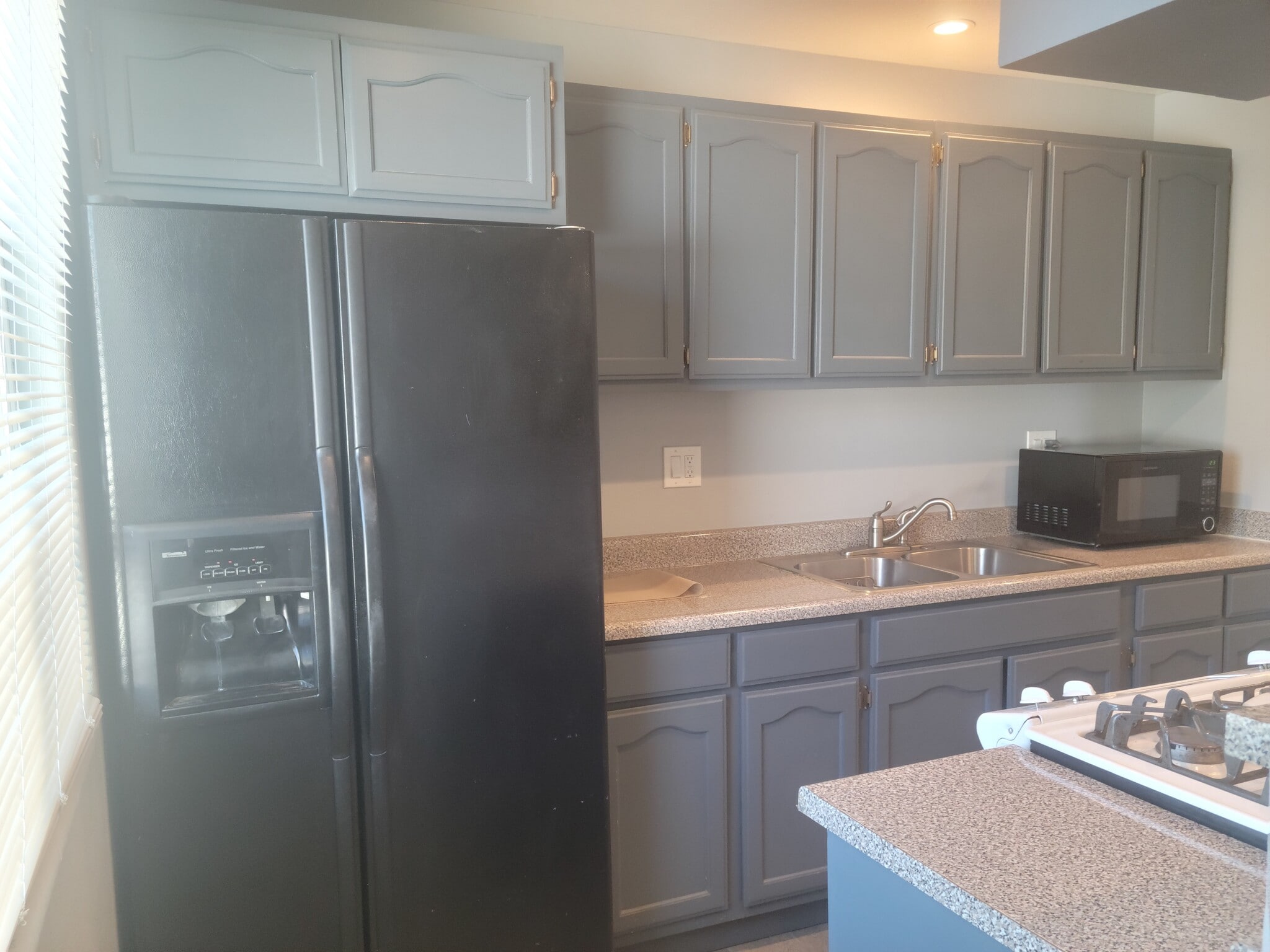 Building Photo - 19449 Ingomar St