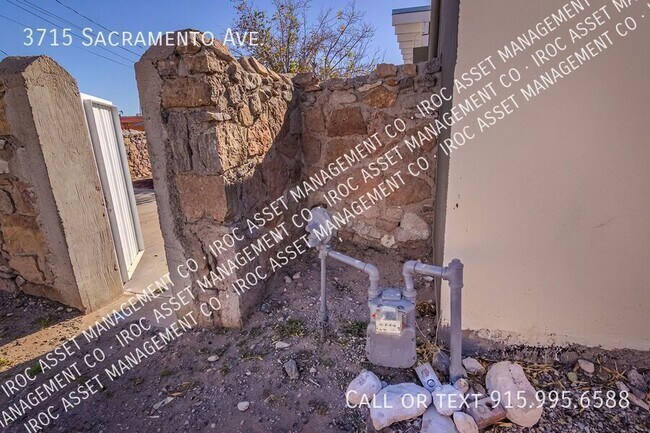 Building Photo - 3715 Sacramento Ave