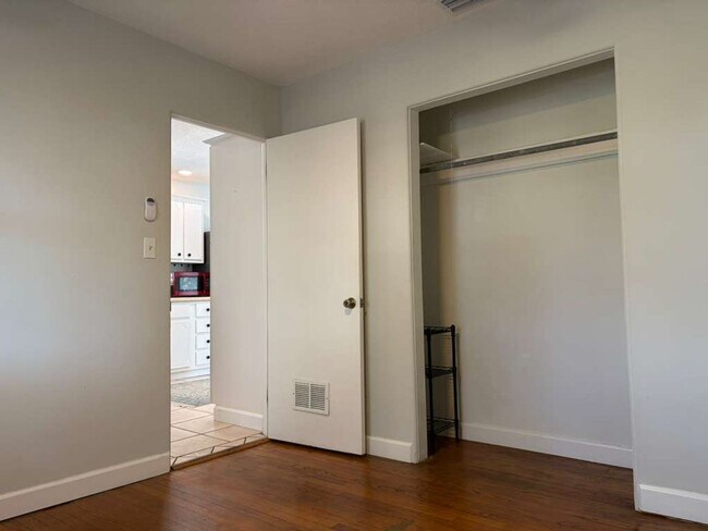 Building Photo - 2 Bedroom Single Family Home in the Desirable Westminster Heights Neighborhood