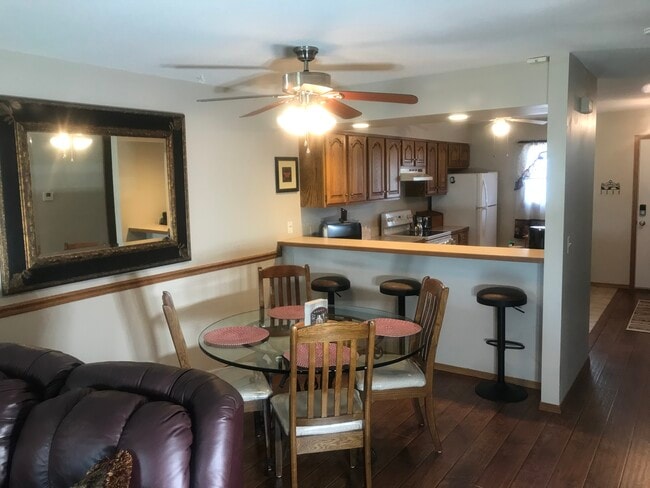 Building Photo - 101 S Rock Rd