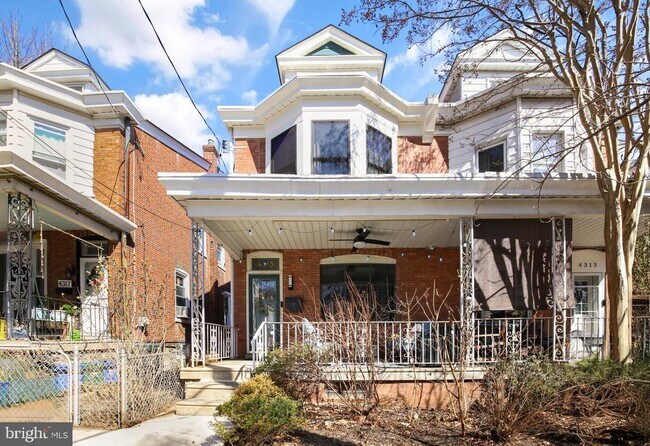 Building Photo - 4315 Lauriston St