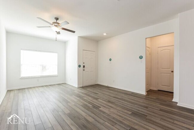 Building Photo - 10823 Juliette Pass