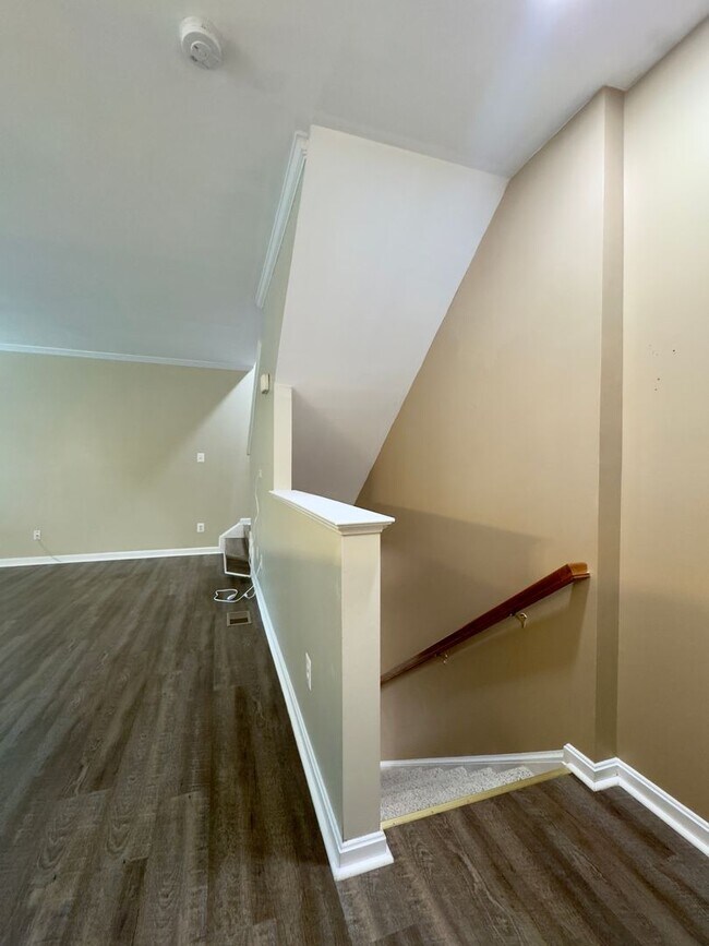 Building Photo - Charming 3BD/2BA/2 Half Bath Townhome with Garage in Havre de Grace, MD!