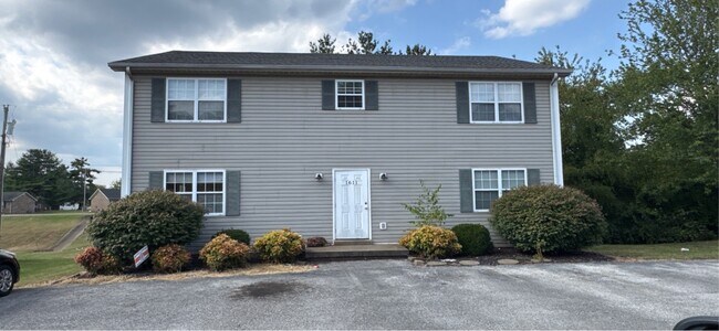 Building Photo - 1611 Flanigan Ct