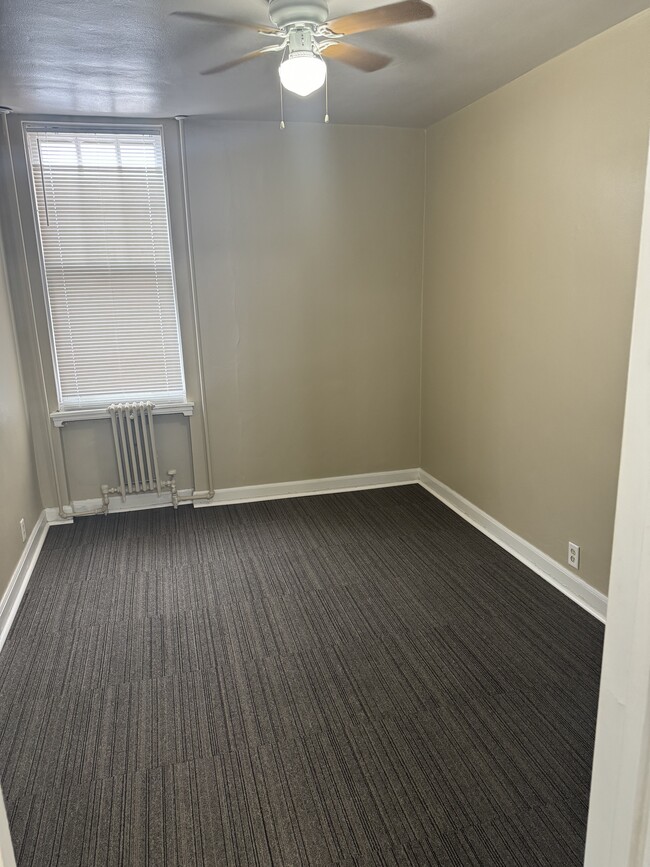 Building Photo - 7416 Harwood Ave