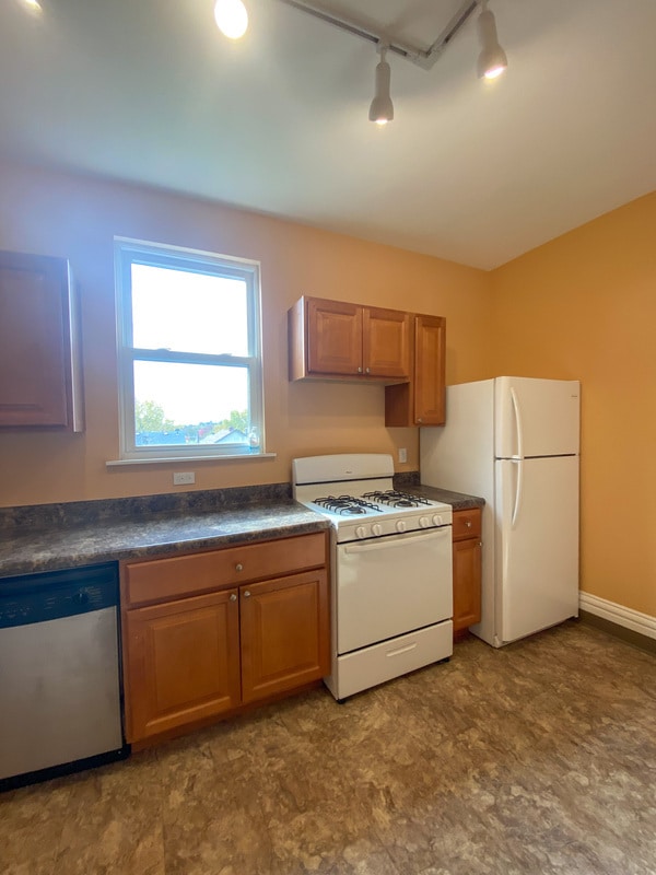 Building Photo - 820 Bay Ridge Ave