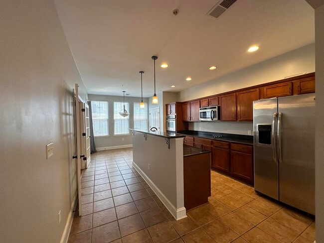 Building Photo - 75 Shoemaker Ct