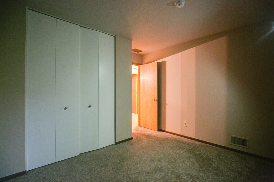 Building Photo - 12115 Drake St NW