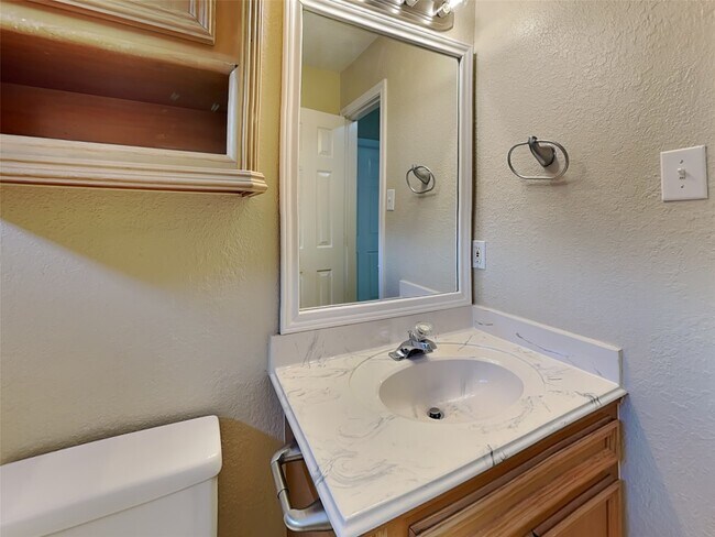 Building Photo - 2922 31st Ave N