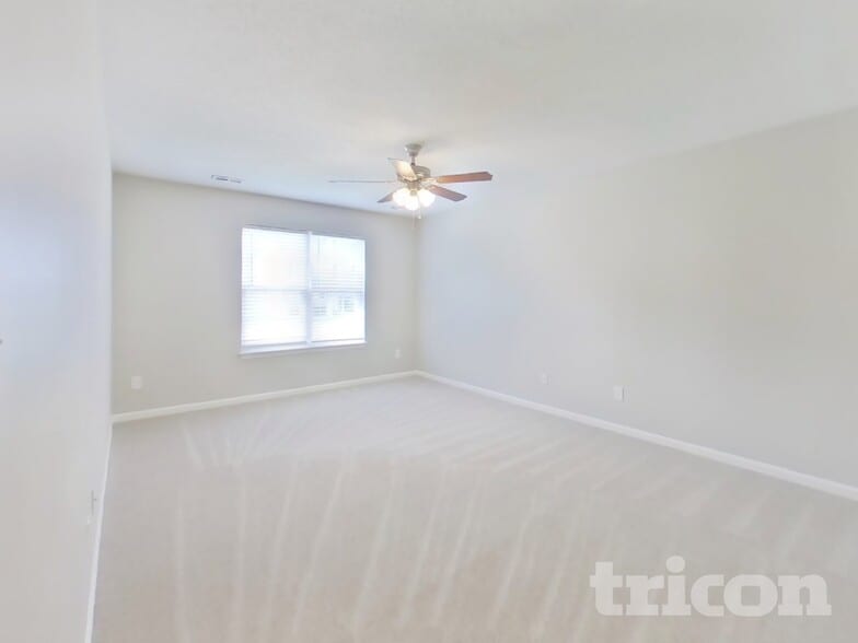 Building Photo - 1787 Mission Oaks St