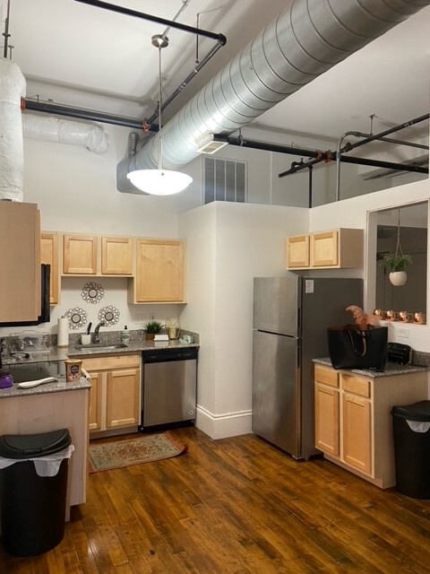 Building Photo - 107 Shillito Pl