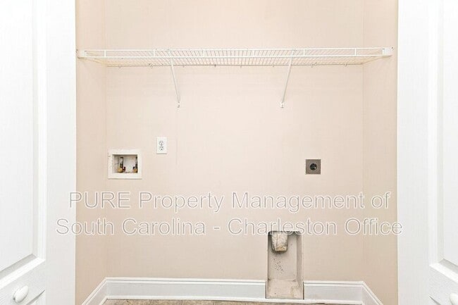 Building Photo - 229 Equinox Cir