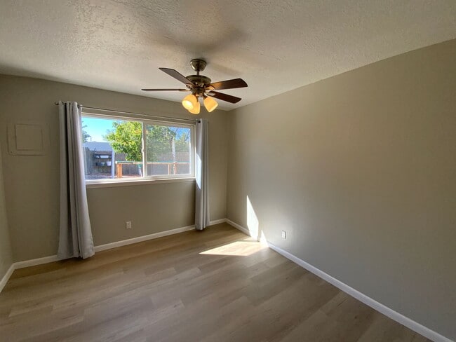 Building Photo - 4 Bedroom with Office Single Story Home Av...