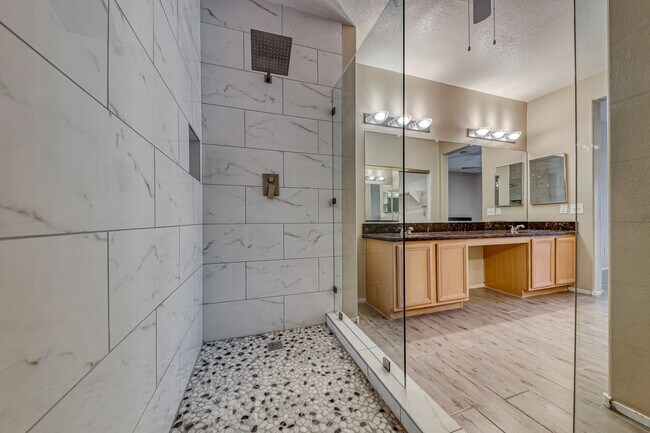 Building Photo - 673 Peachy Canyon Cir