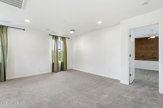 Building Photo - 464 N Ranger Trail