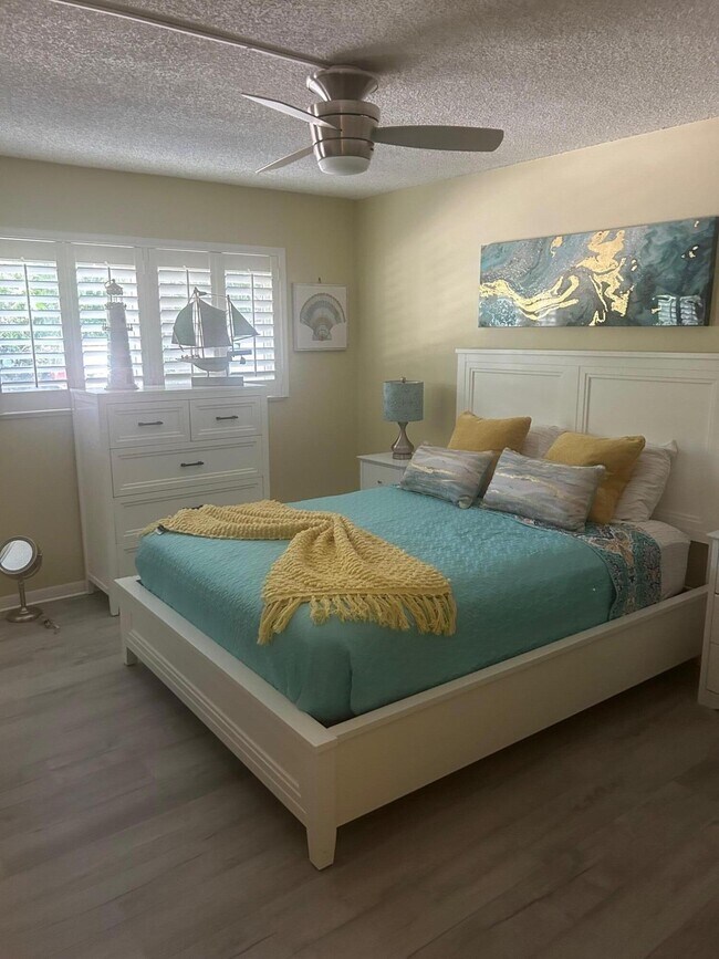 Building Photo - 207 Tropic Isle Dr