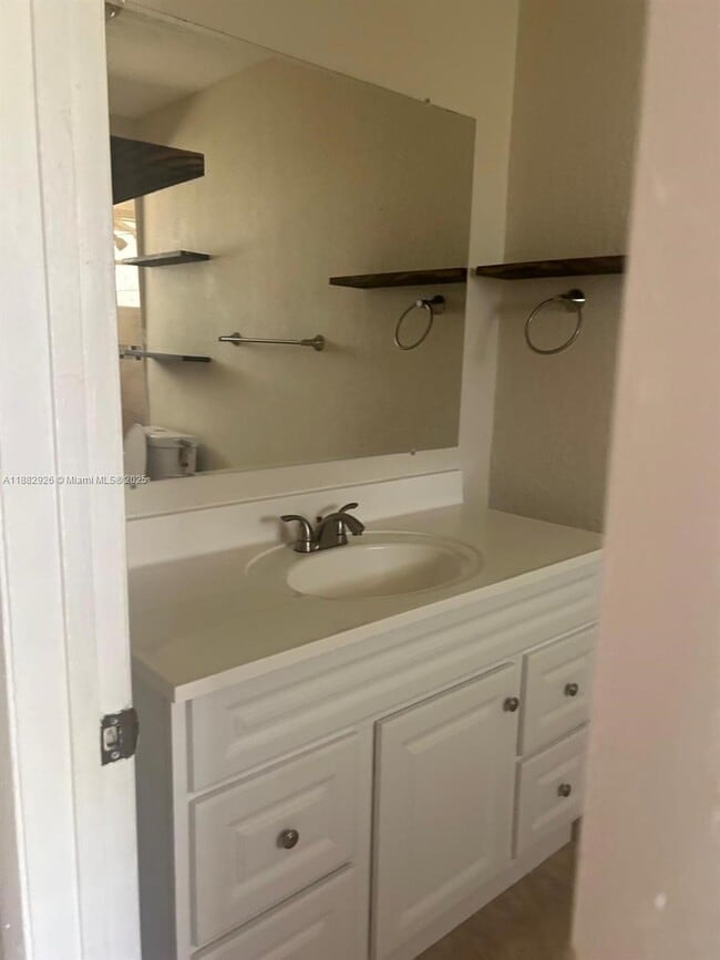 Building Photo - 1399 Cindy Cir NE
