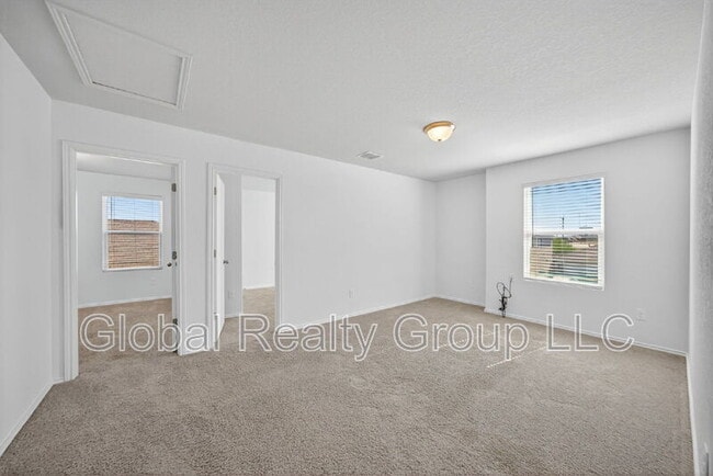 Building Photo - 7139 Quarter Moon