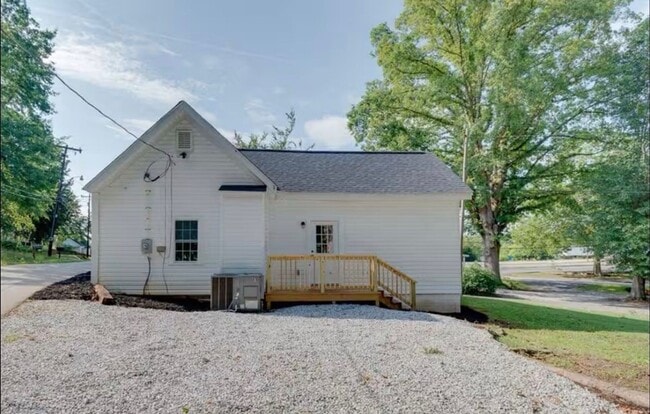 Building Photo - 9 Dixie Ave