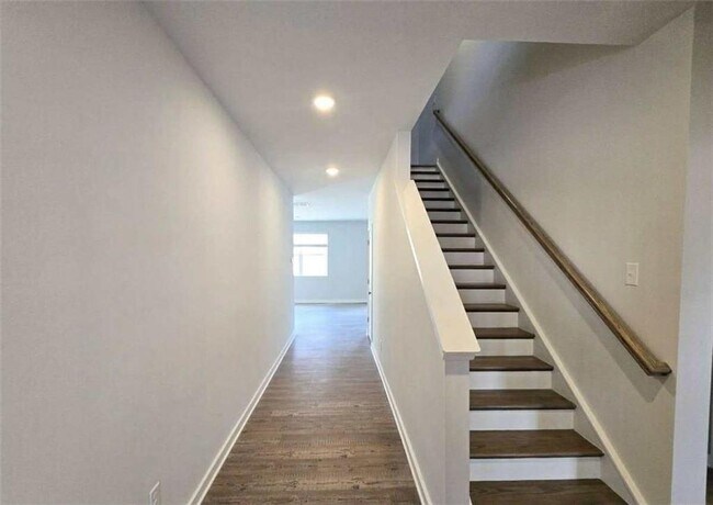 Building Photo - 2665 Mourning Dove Dr