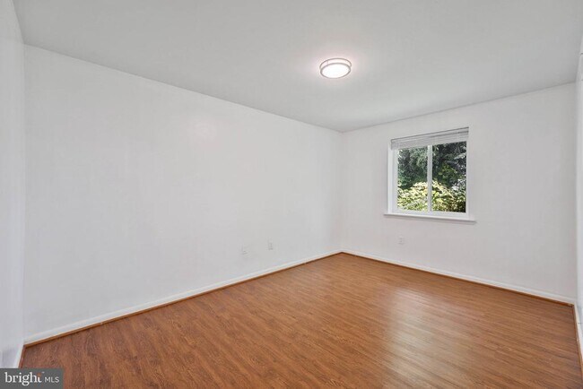 Building Photo - 12883 Cara Dr