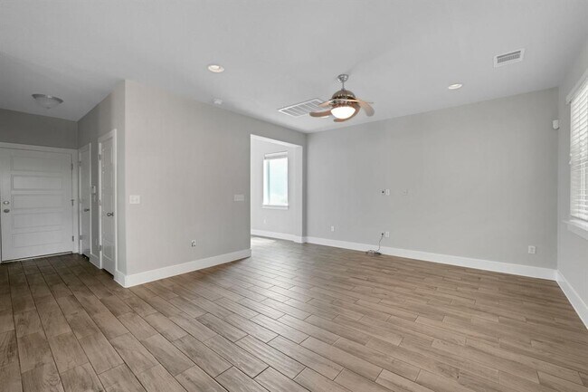 Building Photo - 7408 Brynner St