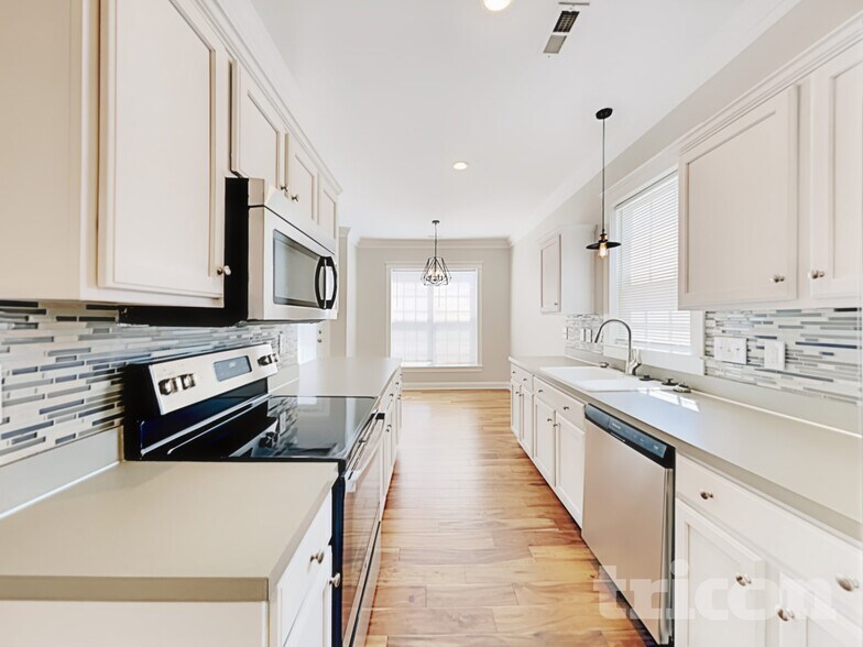 Building Photo - 9724 Grier Springs Ln