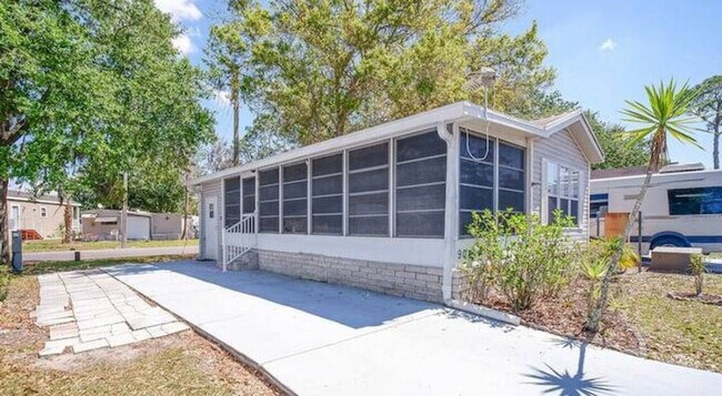 Building Photo - 608 Savannah Dr